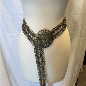 Elegant Chain Belt with Intricate Medallion